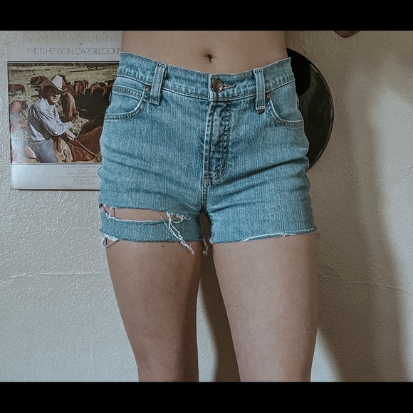 VINTAGE ROCKIES CUTOFFS - Picture 2 of 5